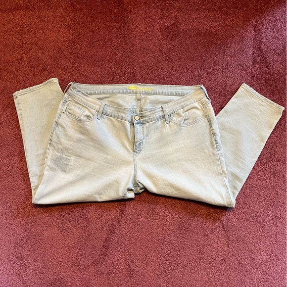 Old navy boyfriend jeans (16 short) - Picture 2 of 5